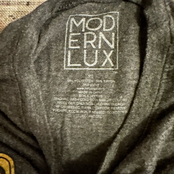 Graphic t-shirt - Picture 3 of 3